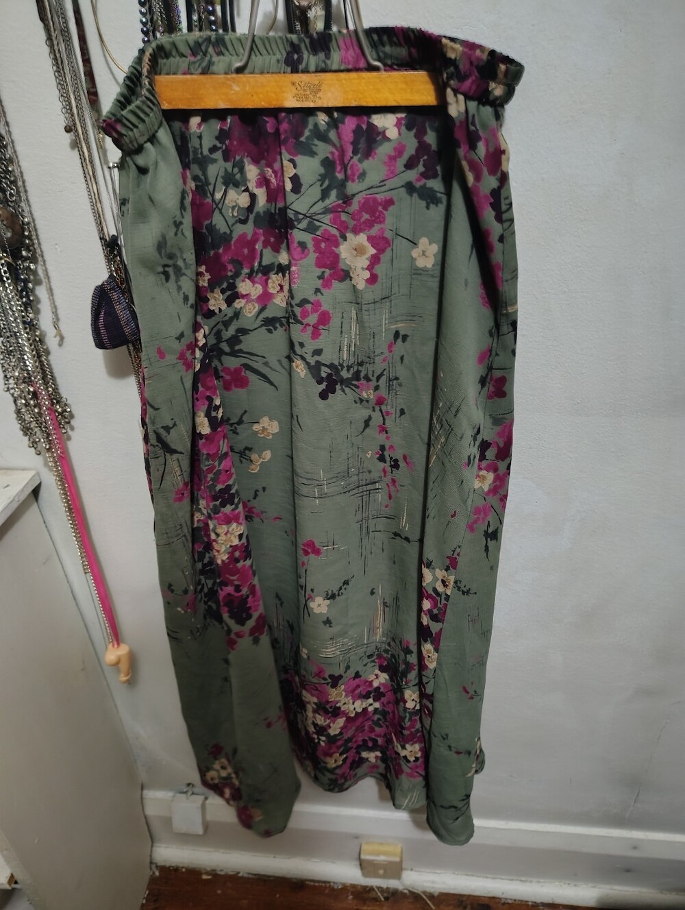 Sz M/L - Green Floral Maxi Skirt